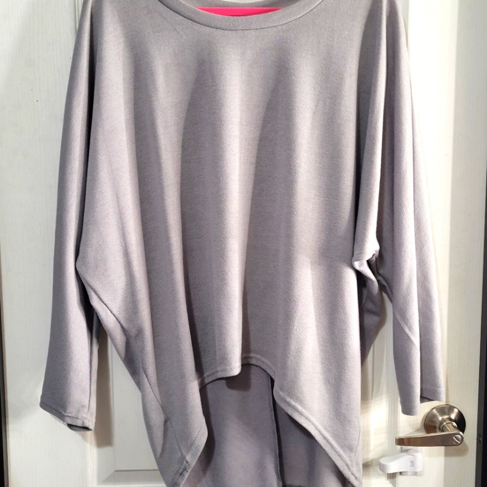 Grey hi low 3/4 sleeve